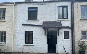 Peaceful Riverside Cottage In Machen Caerphilly